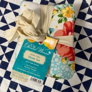 Pioneer Women king Vintage Floral Sham Set